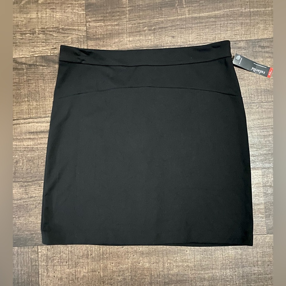 RAFAELLA Women’s Black Skirt Way Stretch, Above the Knee. Size 18W.